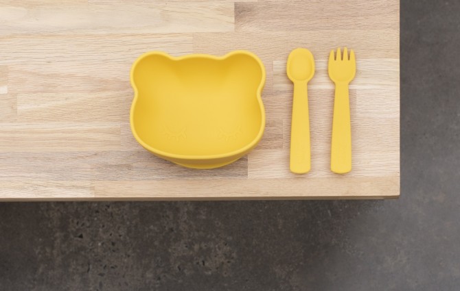 Silikonowa miseczka z przyssawką i pokrywką Miś We Might Be Tiny - Yellow